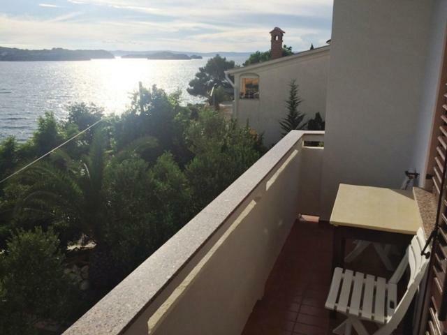 Apartamento Apartman Supetarska Draga Exterior foto
