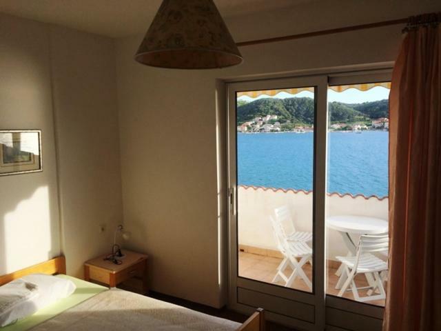 Apartamento Apartman Supetarska Draga Exterior foto